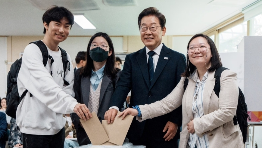 白小姐资料 一肖中特马一,华为新形态手机或定名为“Pura X”,经典解释落实_经典版V8.80